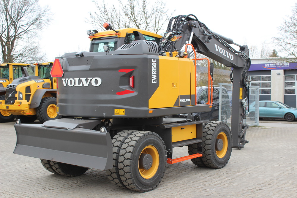thumbnail image 2 of AT Collection 1:32 Volvo EWR 150 E Wheeled Excavator - Nokian Tyres, New In Original Packaging 2 of 6